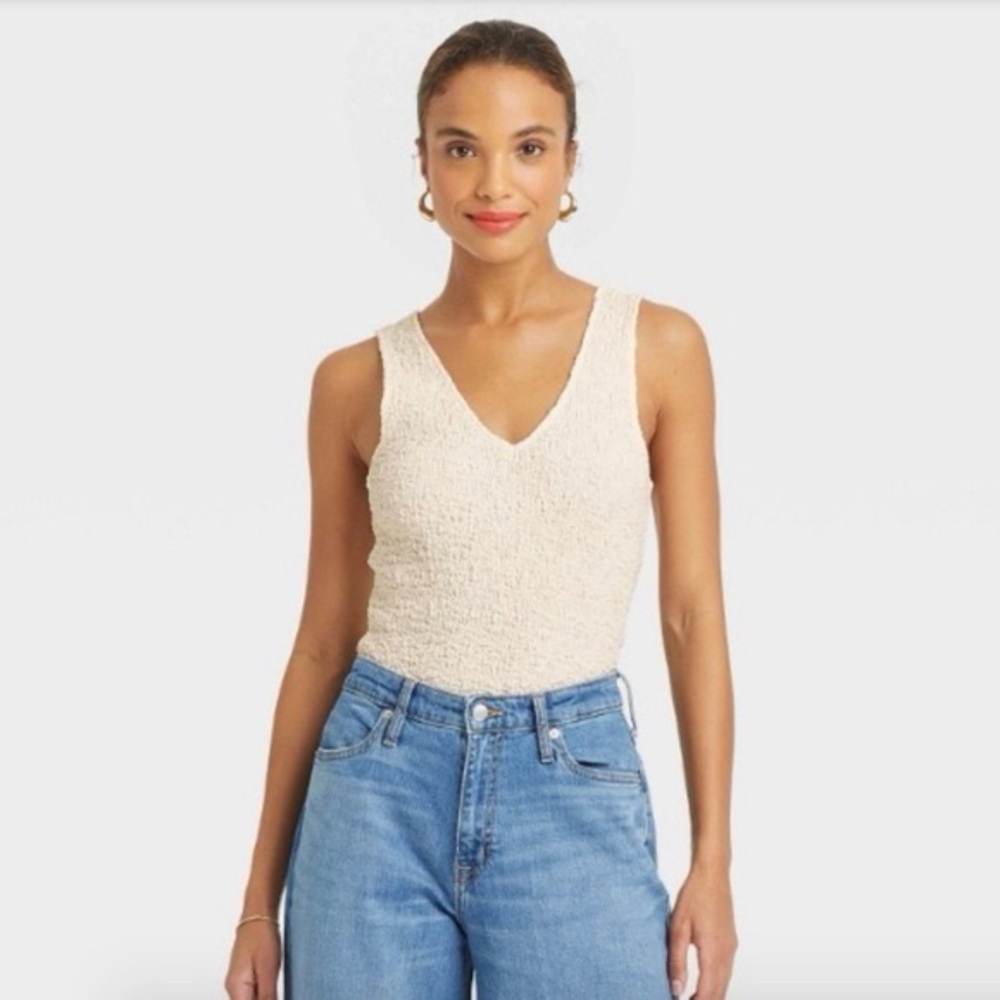 A New Day Beige Crinkle Texture Tank Top Women’s L Double V Neckline NWT